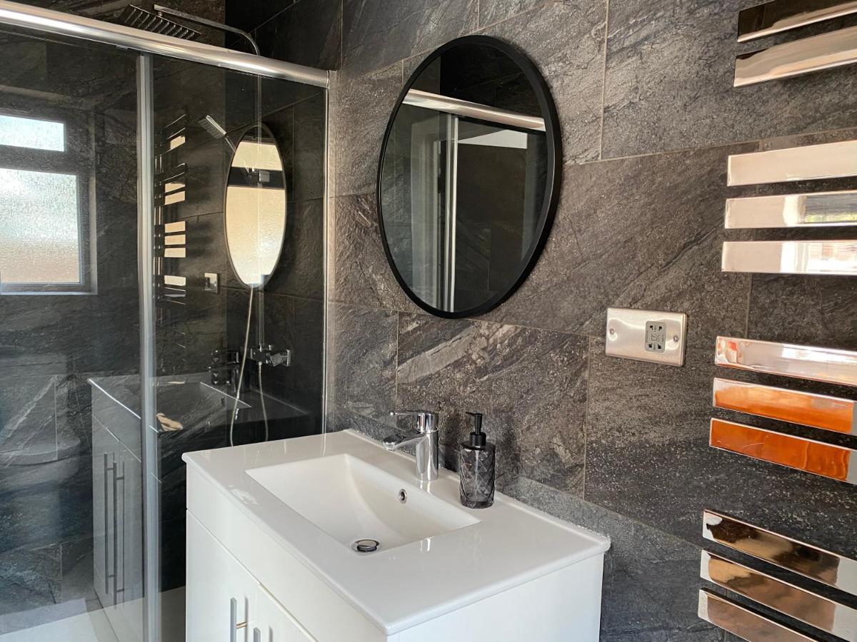 5 Bedroom Bungalow Ascot Racecourse Εξωτερικό φωτογραφία